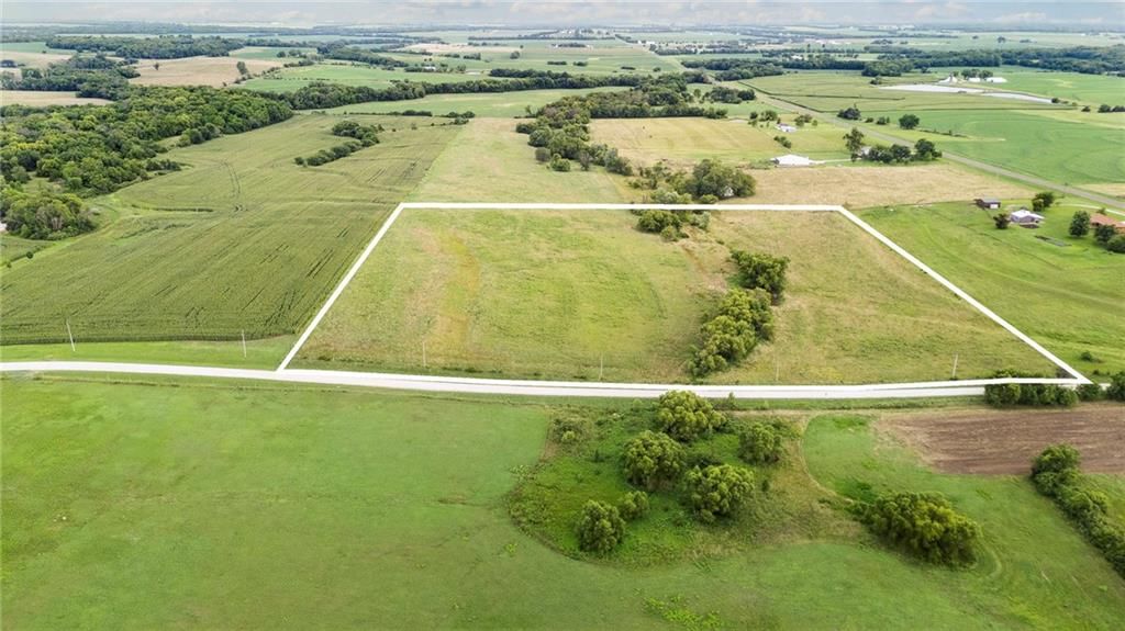3540 Woodson Road, Wellsville, KS