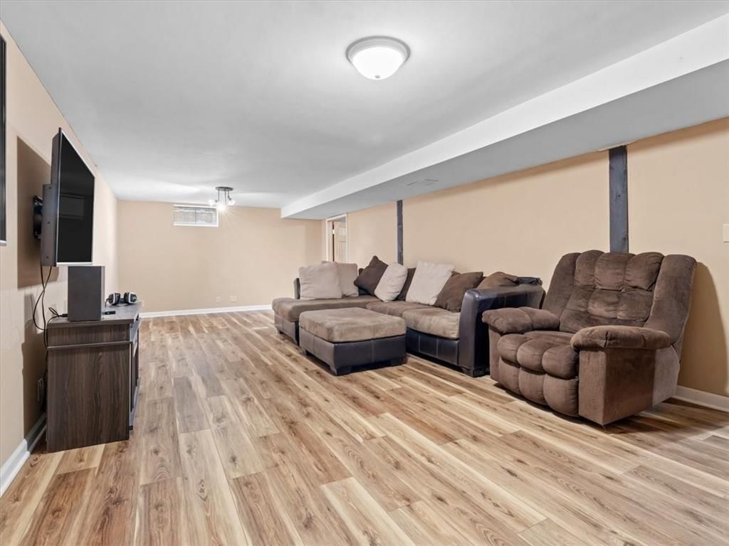 1035 E Hyde Park Avenue — photo 20