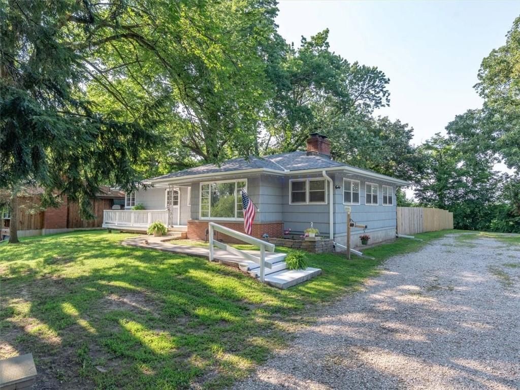 1035 E Hyde Park Avenue — photo 3