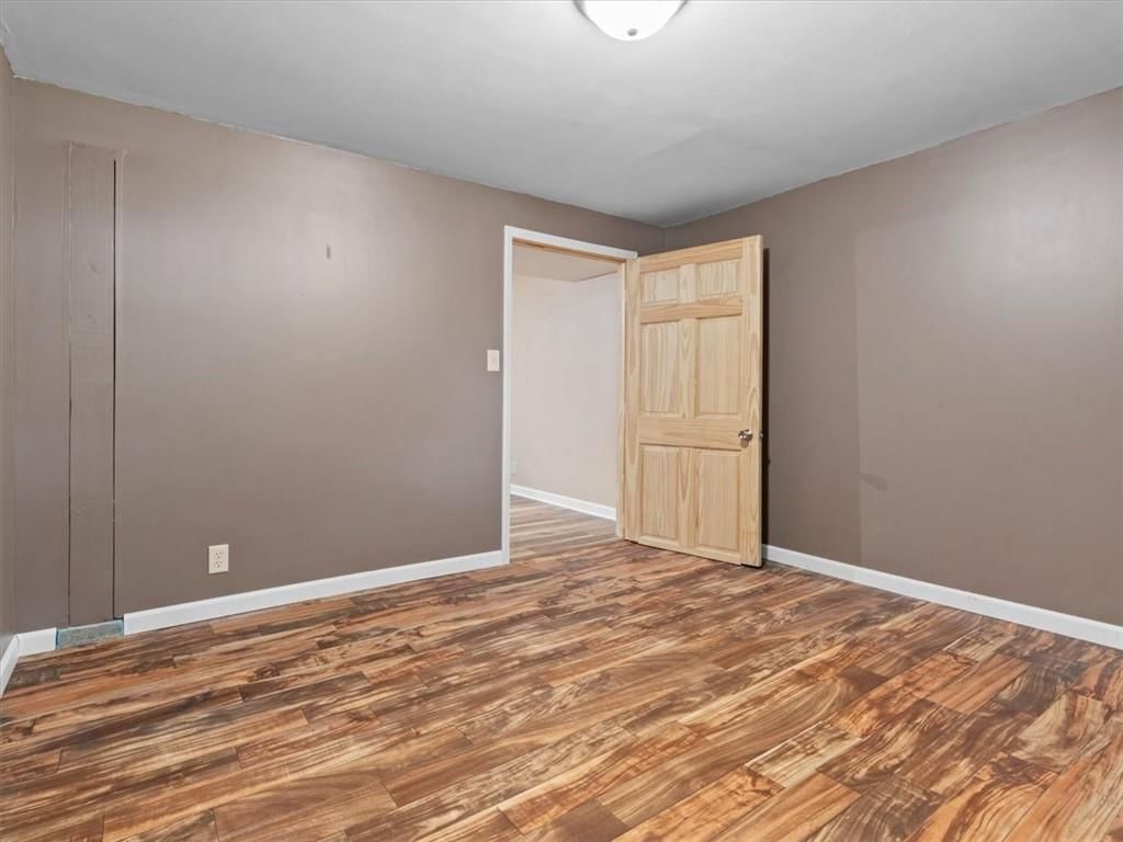 1035 E Hyde Park Avenue — photo 24