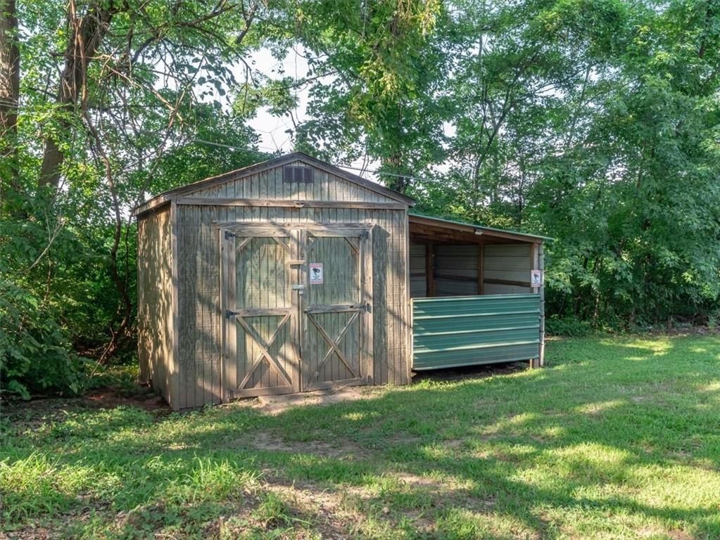 1035 E Hyde Park Avenue — photo 31