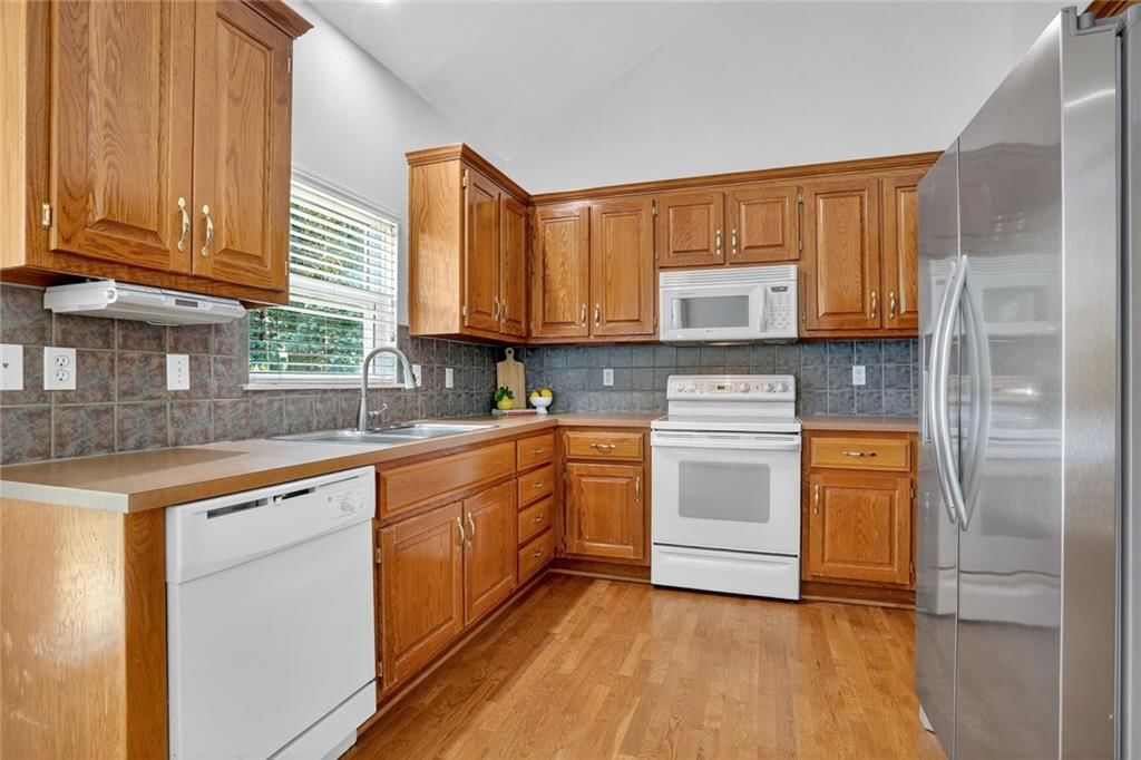 12147 S Monroe Street — photo 9