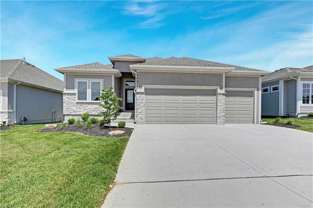 22092 W 94th Terrace, Lenexa, KS