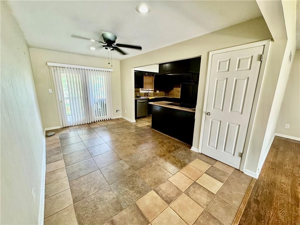 4432 NORLEDGE Avenue — photo 3