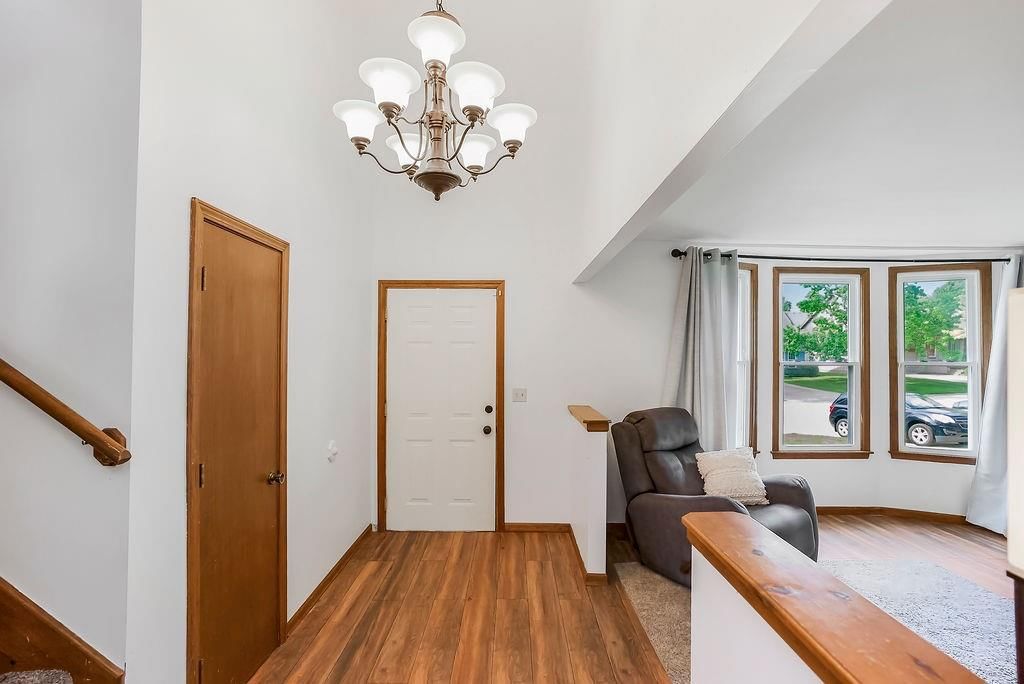 1504 E Wells Fargo Drive — photo 3