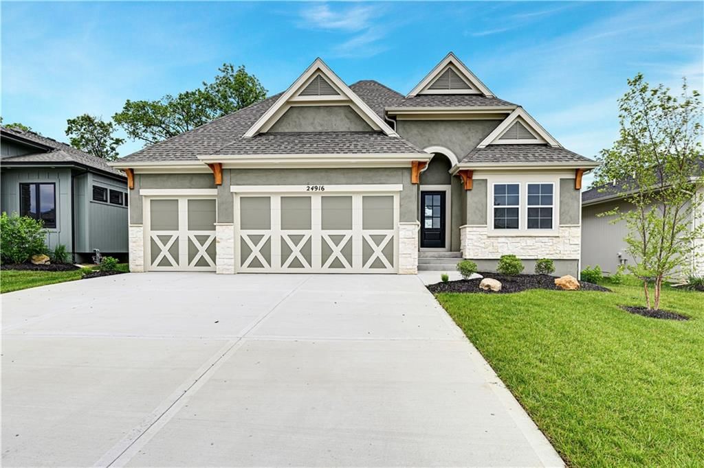 24916 W 98th Place, Lenexa, KS