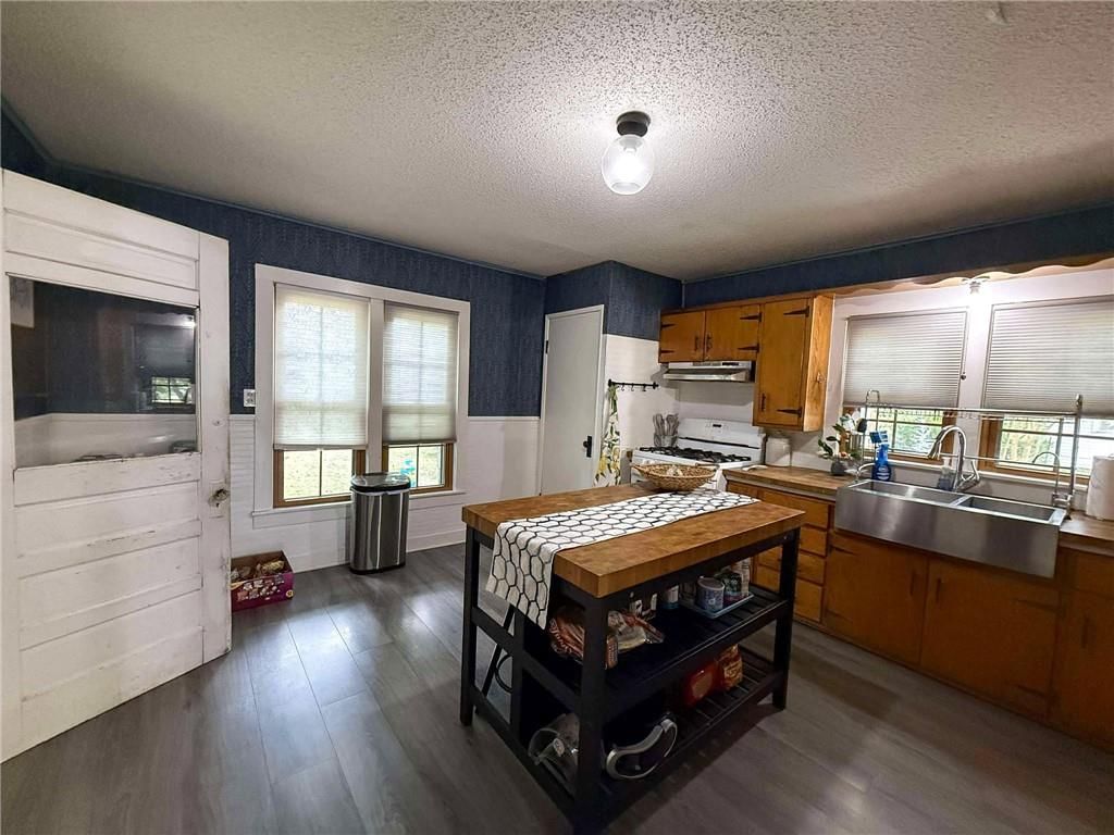 327 E 16th Street — photo 6