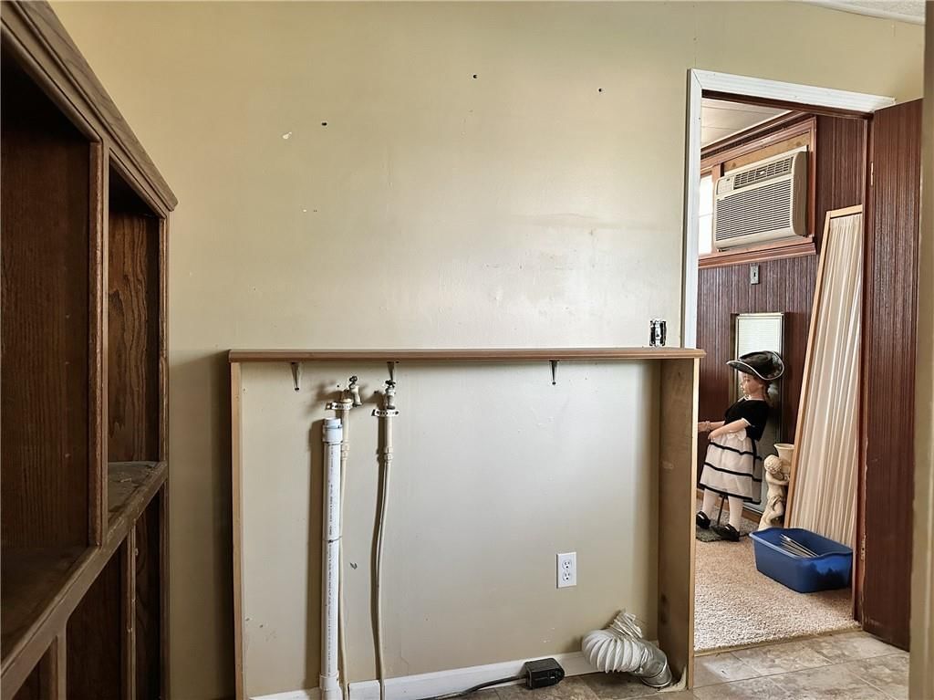 421 W 12th Street — photo 24