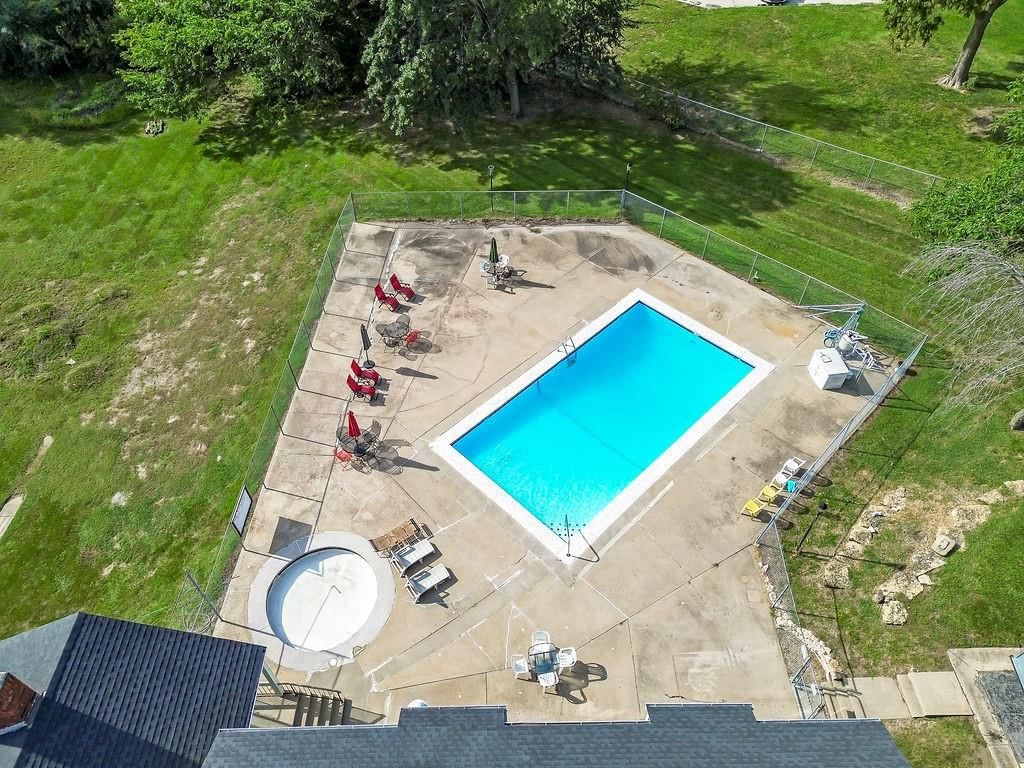 570 NW Valleybrook Road — photo 34