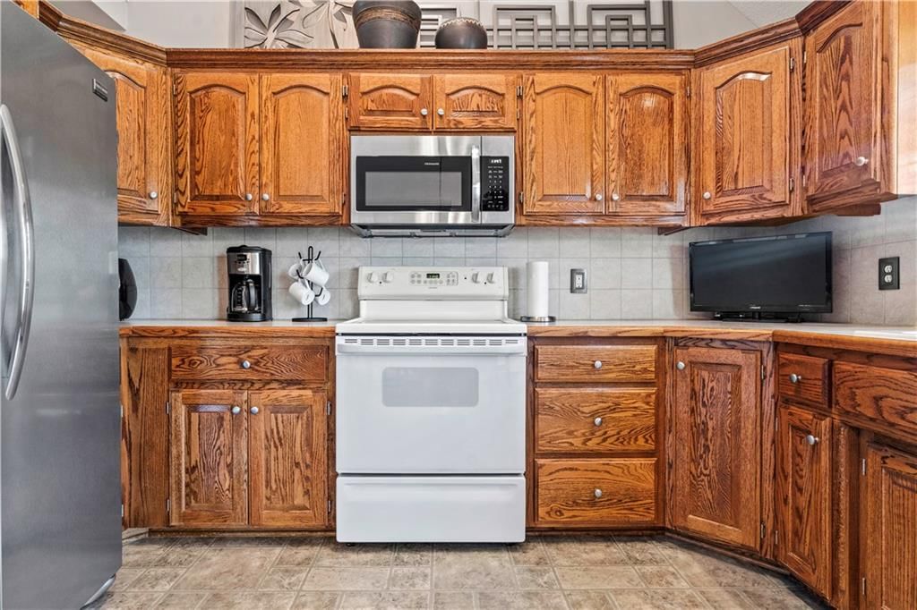 8120 N Myrtle Avenue — photo 13