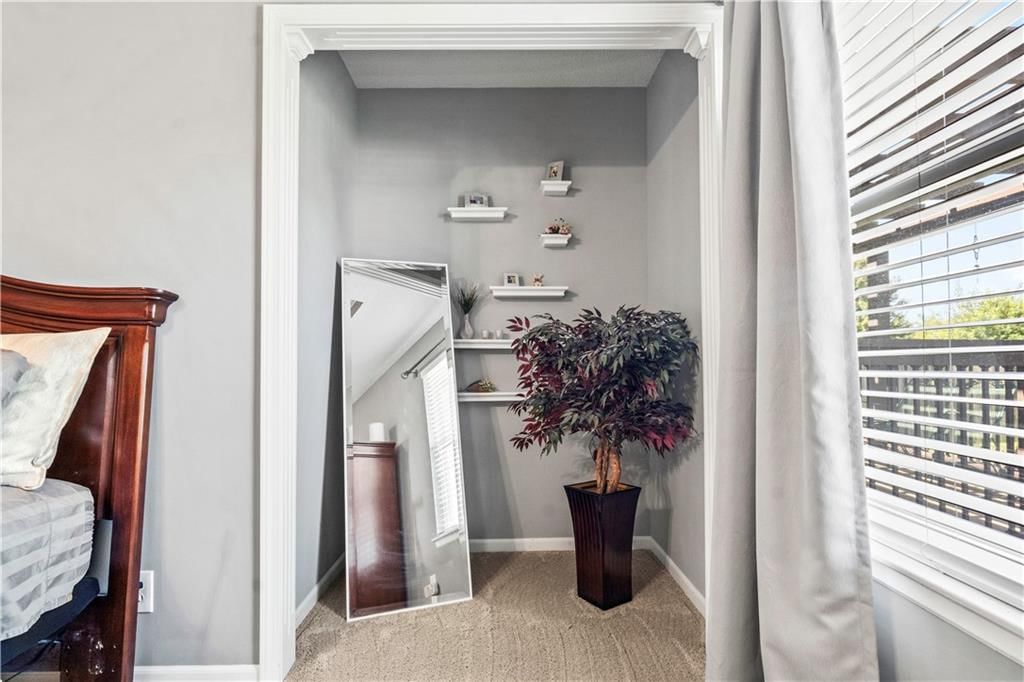 8120 N Myrtle Avenue — photo 21