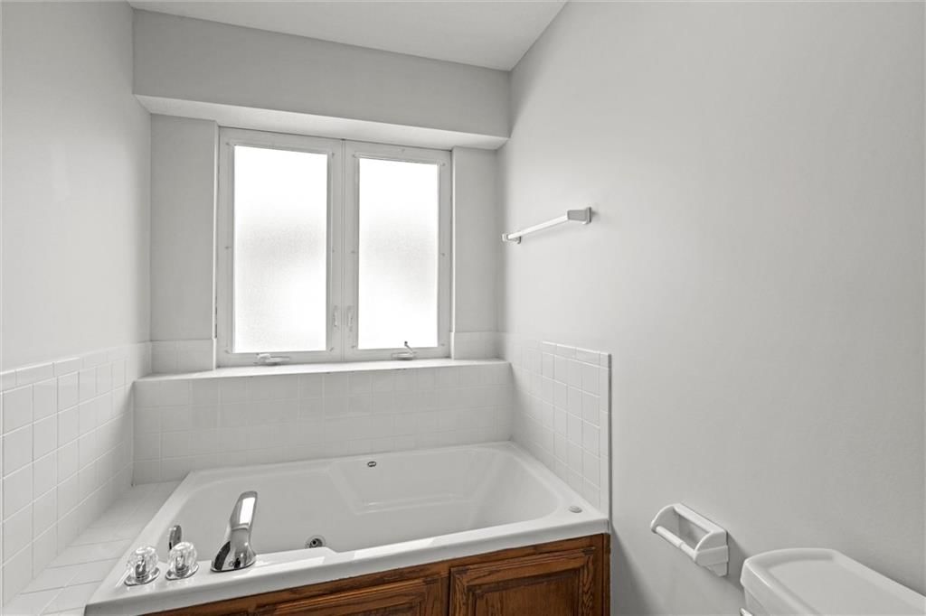 3420 S Victoria Drive — photo 21