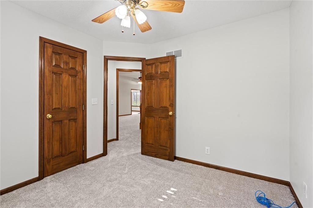 3420 S Victoria Drive — photo 23