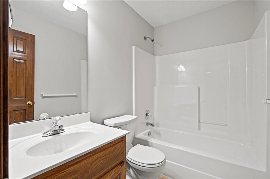 3420 S Victoria Drive — photo 24