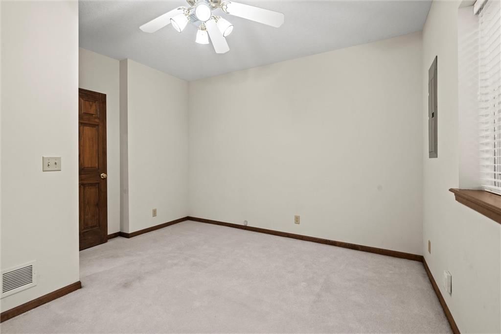 3420 S Victoria Drive — photo 25