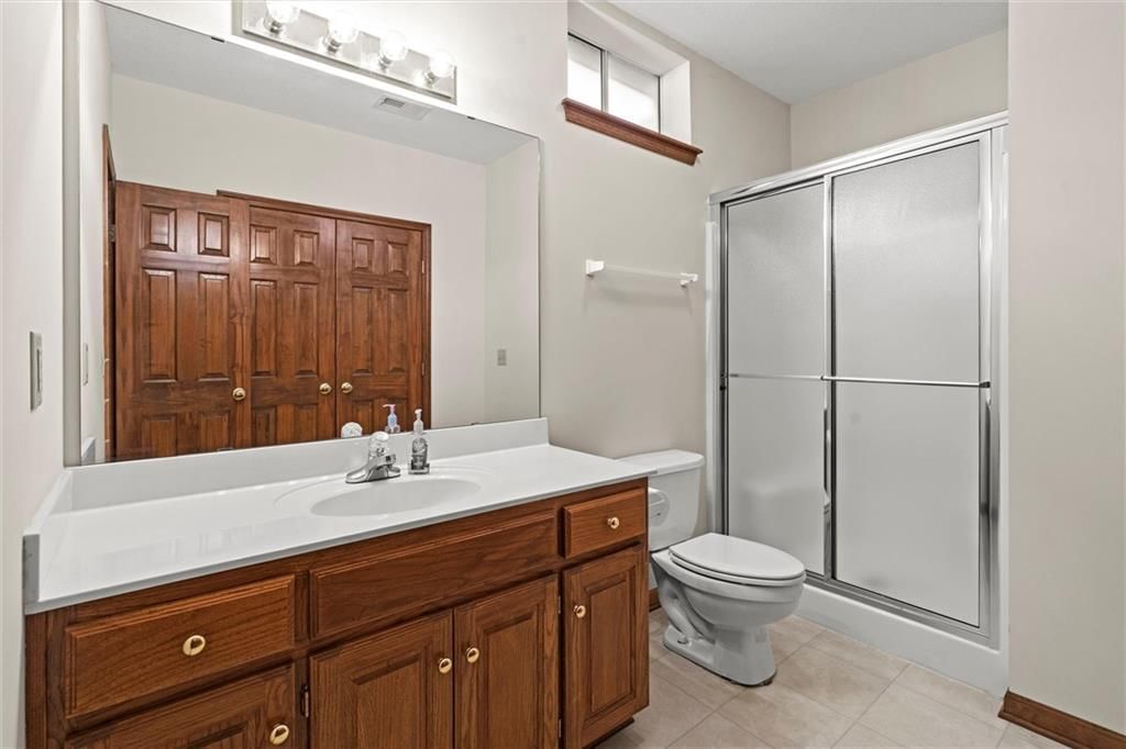 3420 S Victoria Drive — photo 27