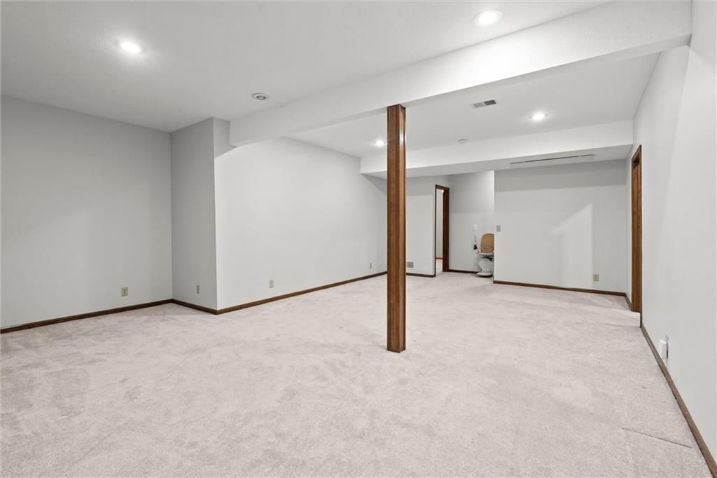 3420 S Victoria Drive — photo 30