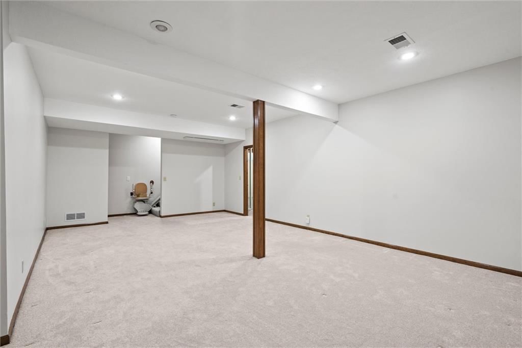 3420 S Victoria Drive — photo 31