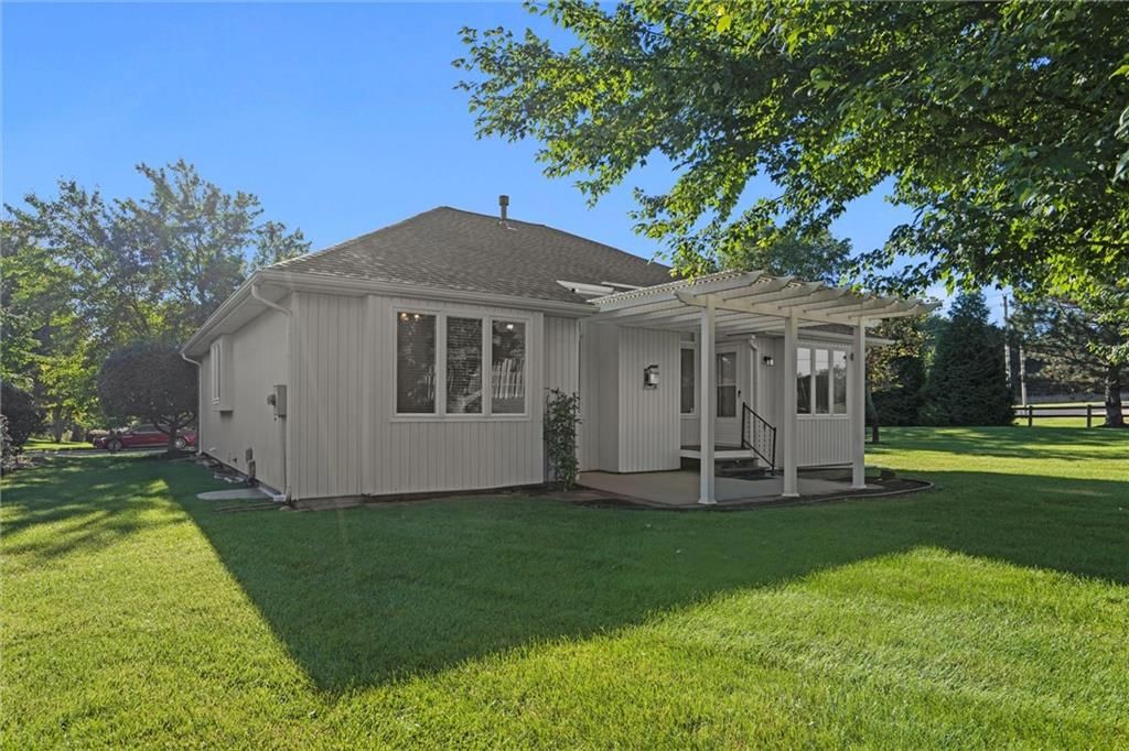 3420 S Victoria Drive — photo 34