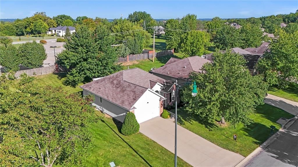 3420 S Victoria Drive — photo 38