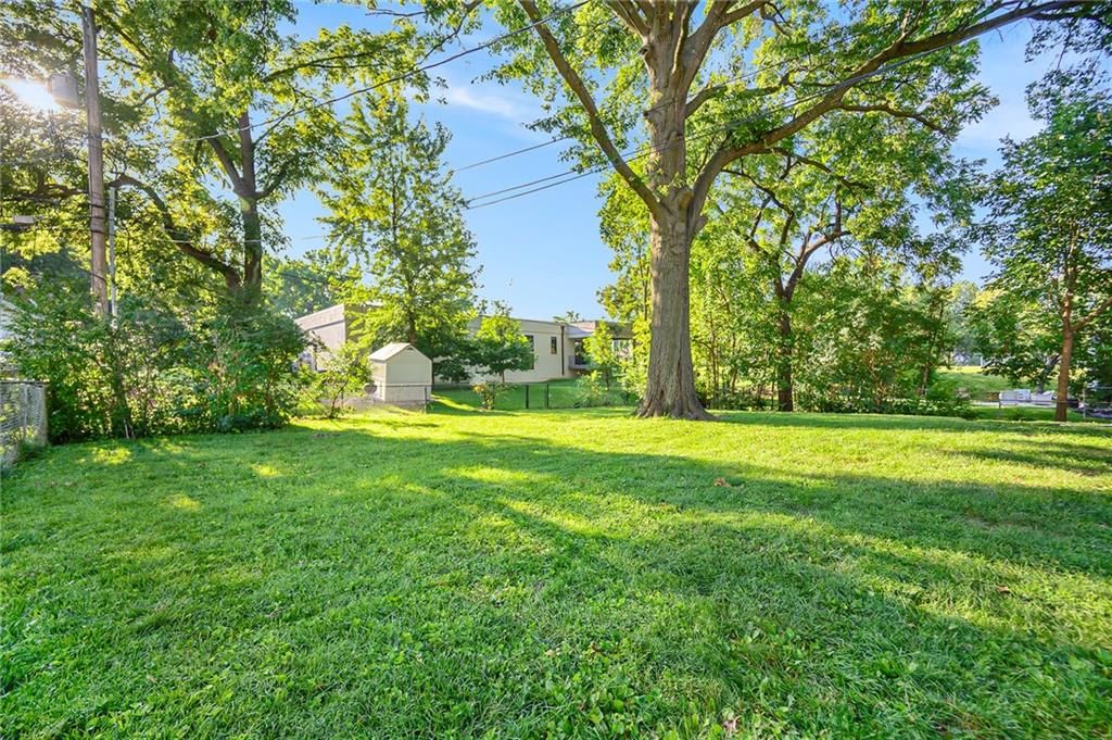 7731 Cherry Street — photo 20