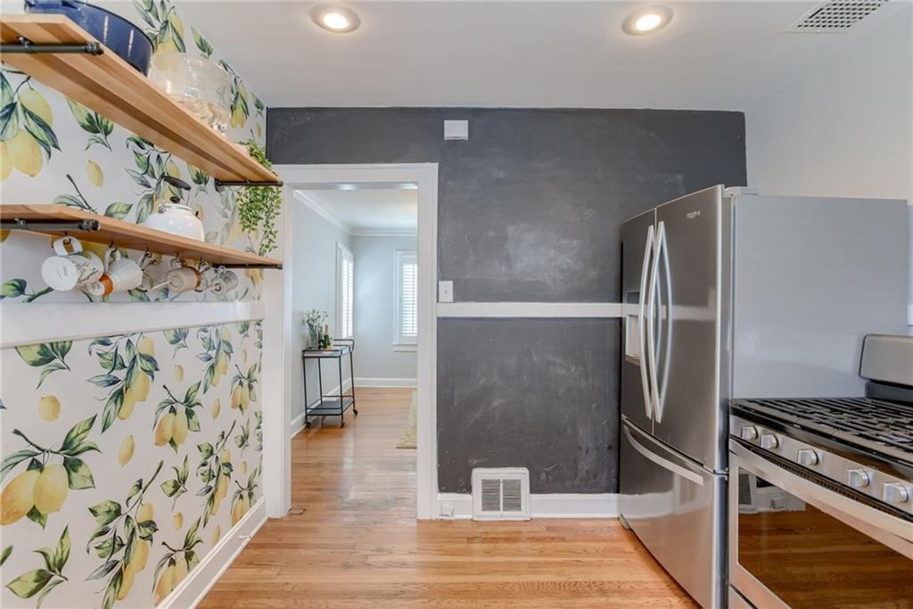 221 E Winthrope Road — photo 12