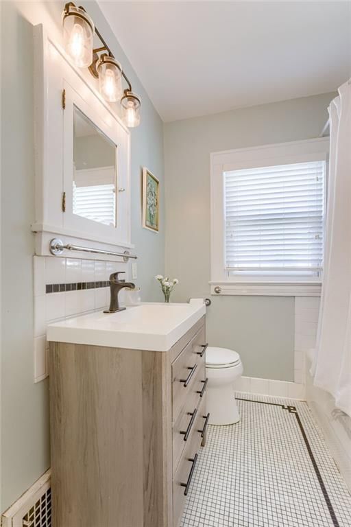 221 E Winthrope Road — photo 21