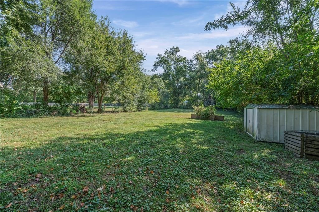 5407 Halsey Street — photo 41