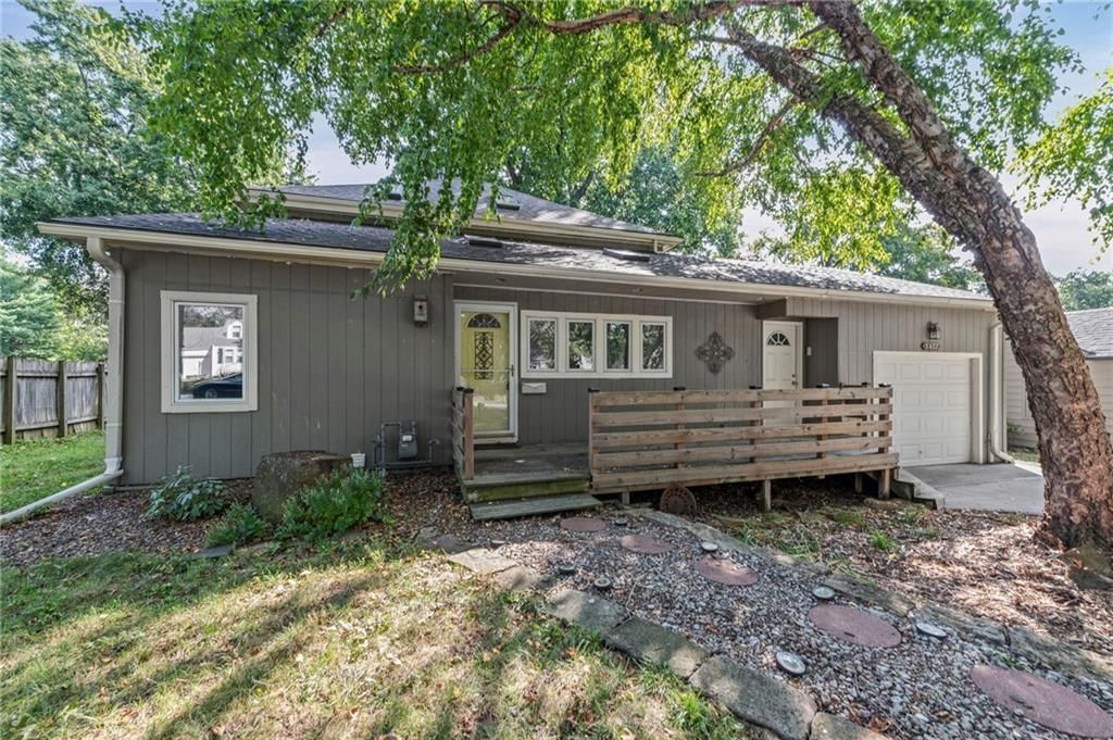 5407 Halsey Street — photo 48