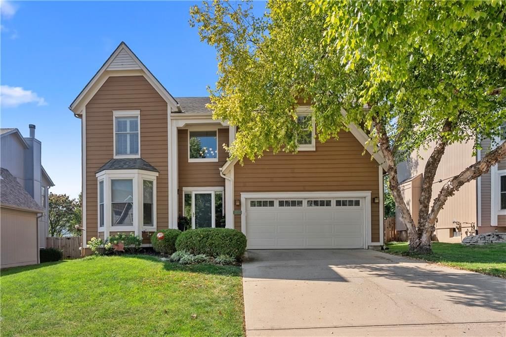 8957 W 125th Terrace, Overland Park, KS
