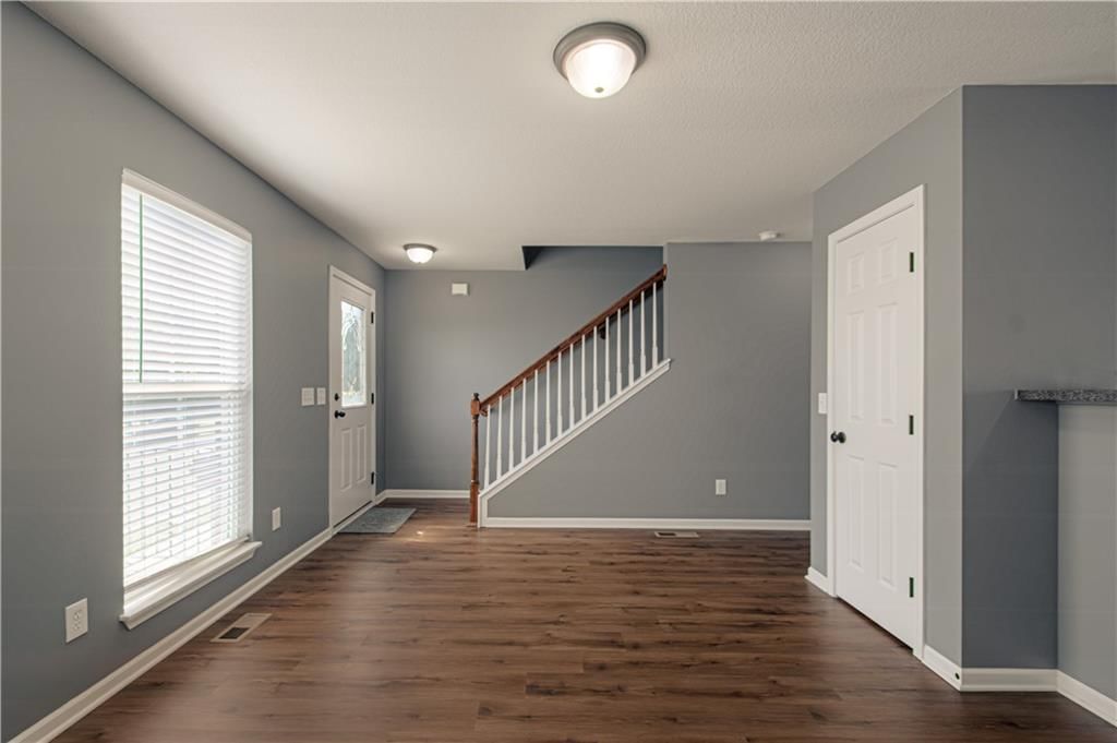 8174 N Oakley Avenue — photo 5