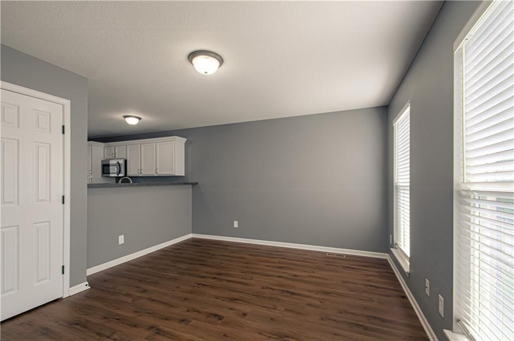 8174 N Oakley Avenue — photo 6