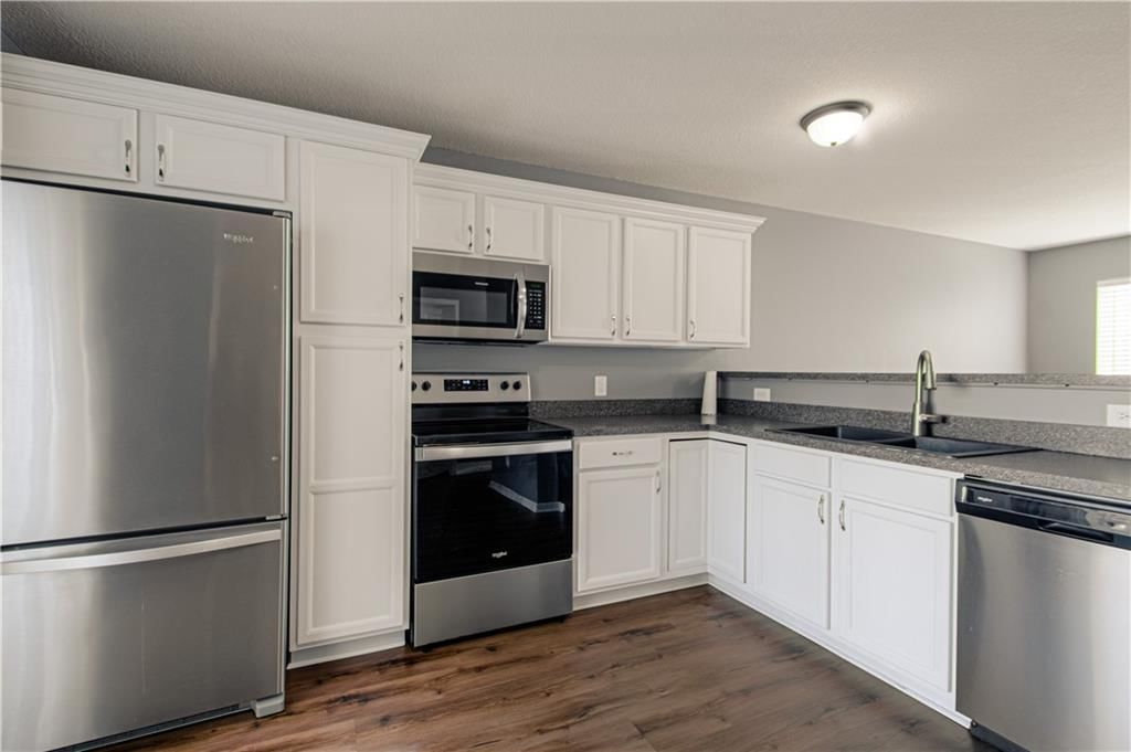 8174 N Oakley Avenue — photo 10