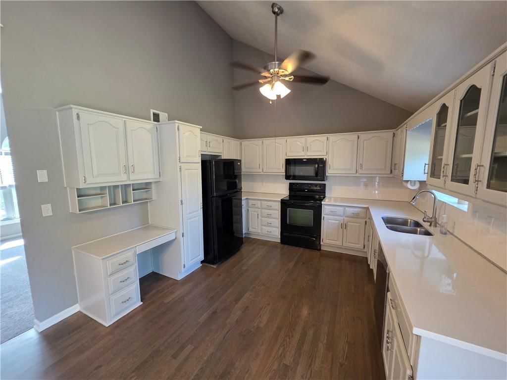 2144 SW British Drive — photo 9