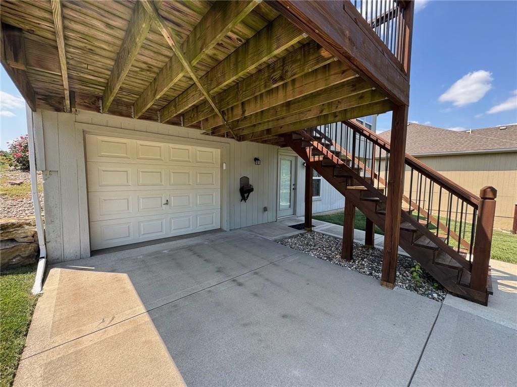 7015 N Cypress Avenue — photo 12