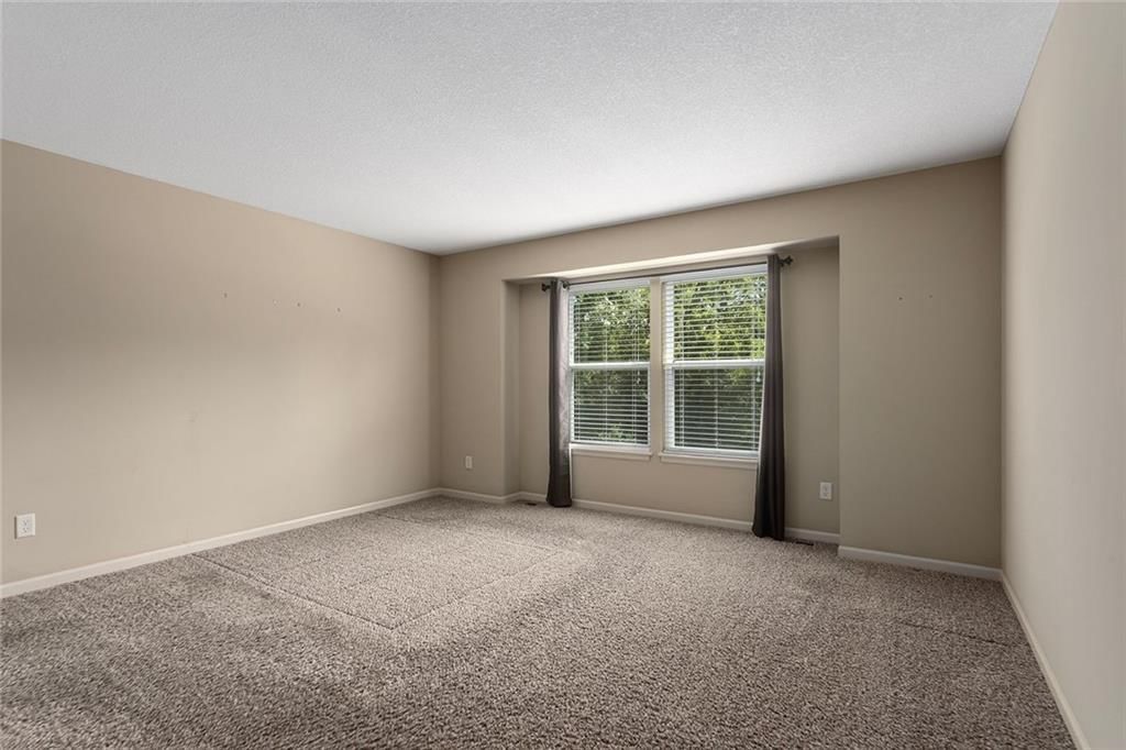 7015 N Cypress Avenue — photo 16
