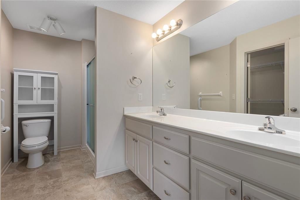 7015 N Cypress Avenue — photo 20