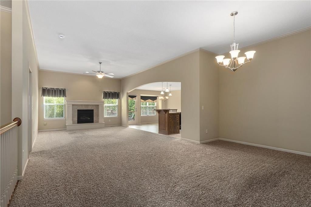 7015 N Cypress Avenue — photo 3