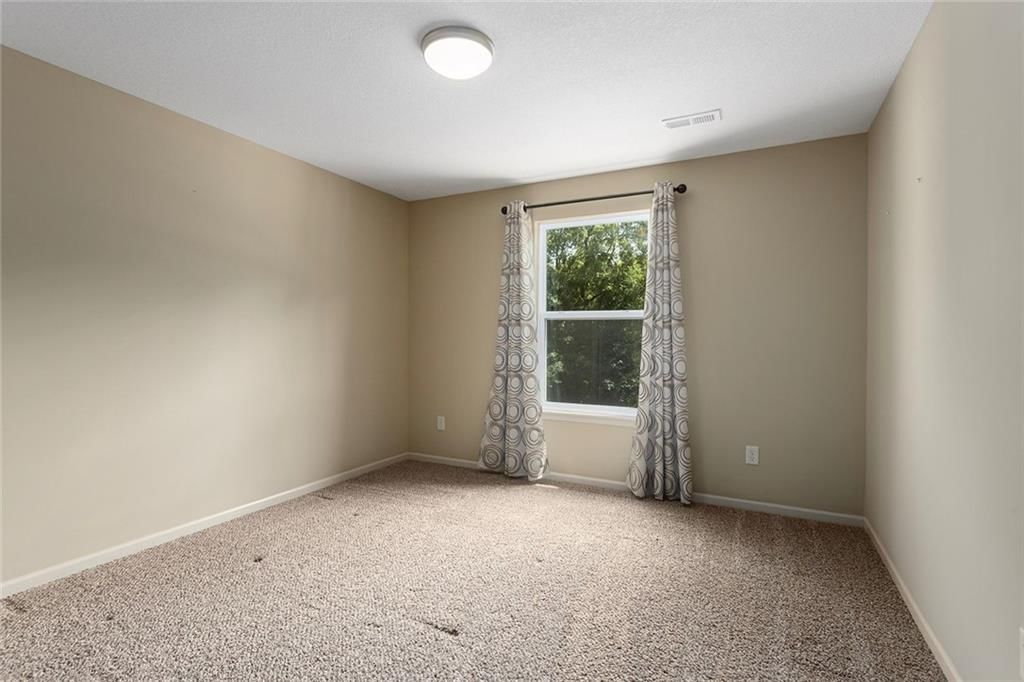 7015 N Cypress Avenue — photo 23