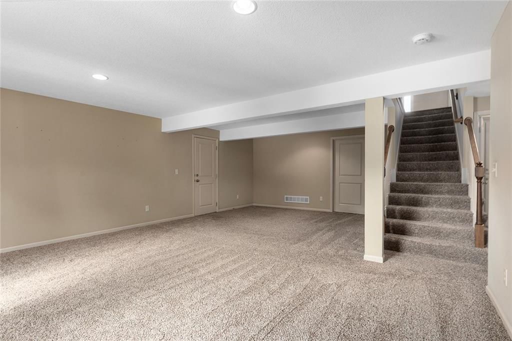 7015 N Cypress Avenue — photo 28