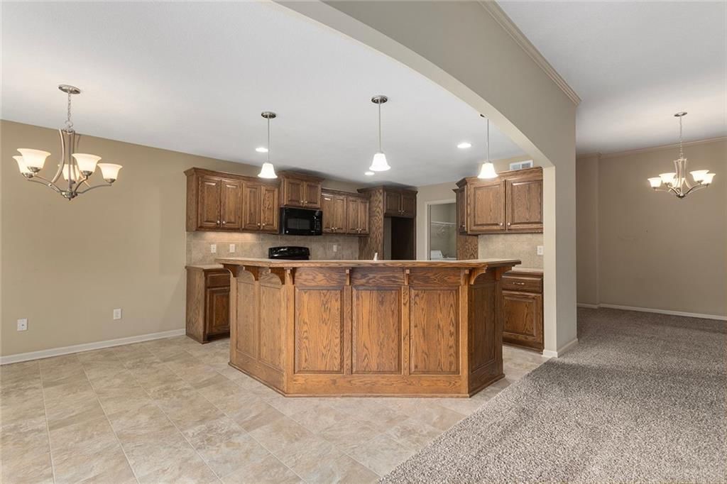 7015 N Cypress Avenue — photo 5
