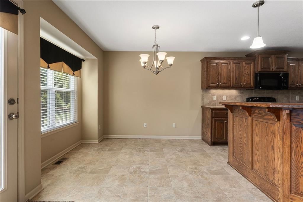 7015 N Cypress Avenue — photo 7