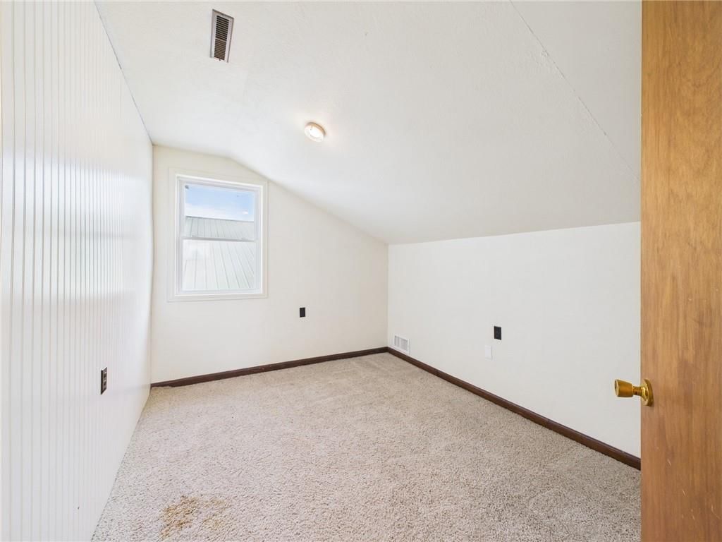 16 NW 1000th Road — photo 33