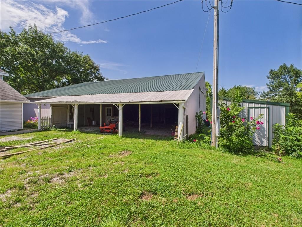 16 NW 1000th Road — photo 38