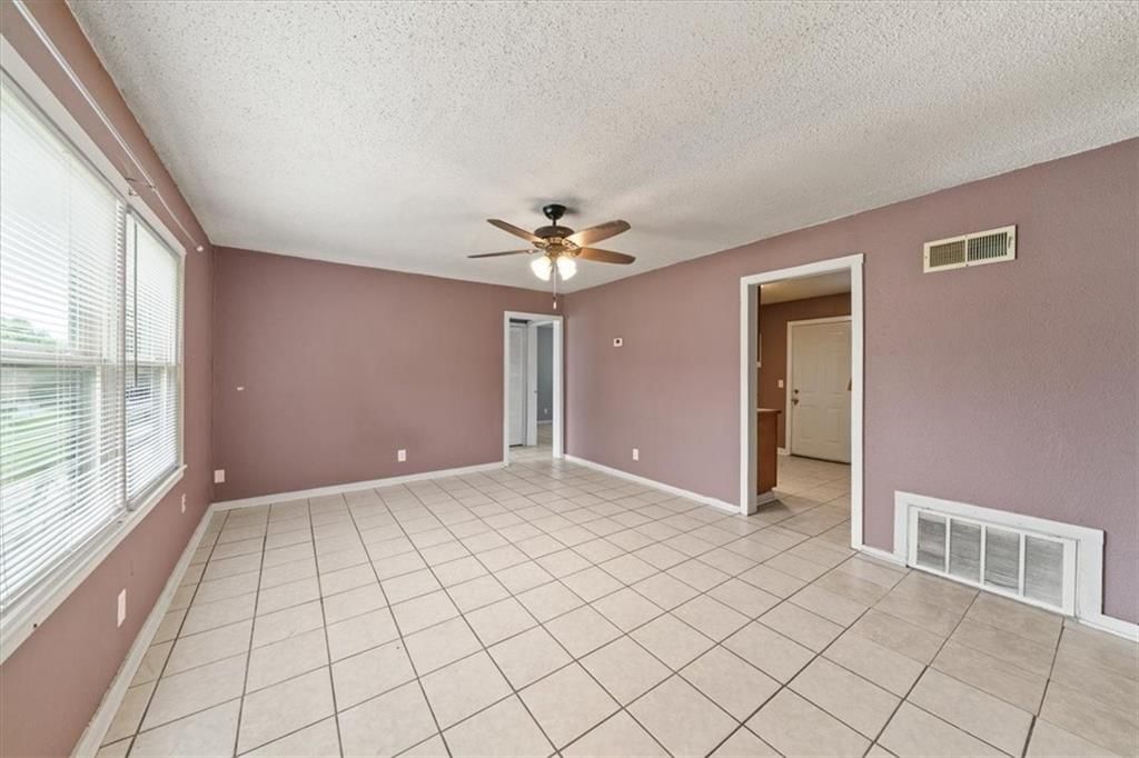 4534 Maggie Lane — photo 2