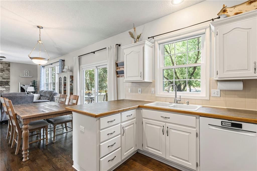 21810 W 49th Street — photo 16