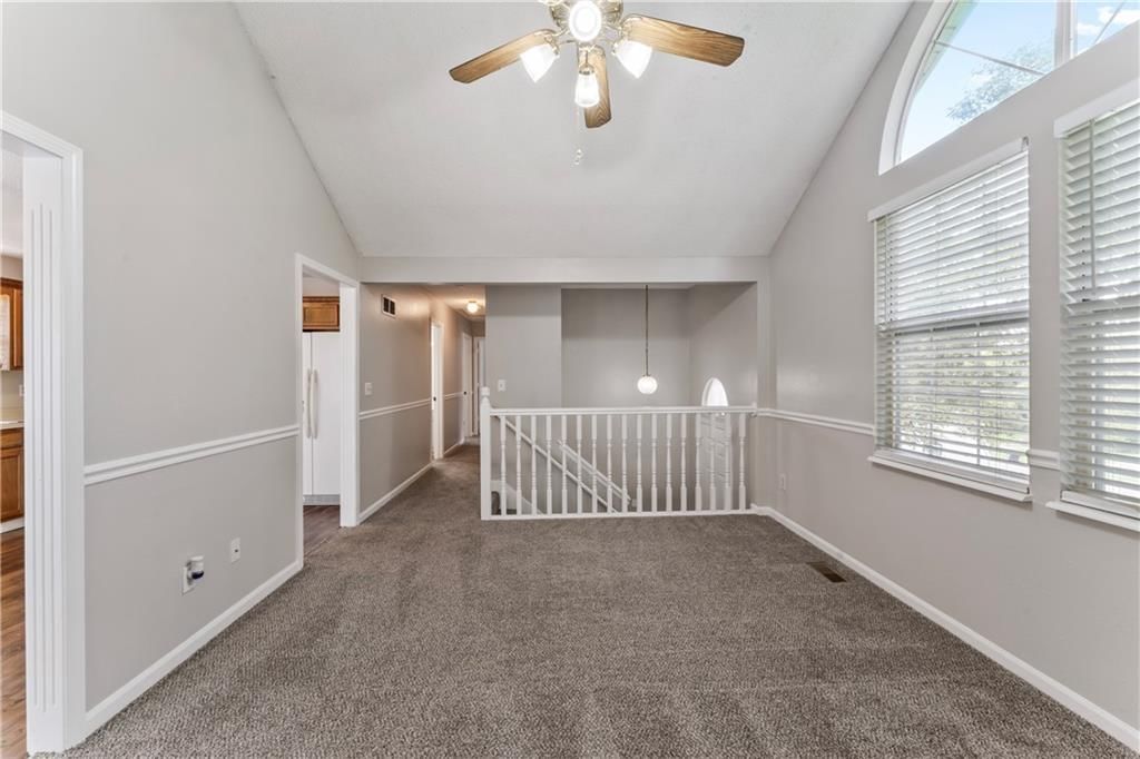 612 SE Steeple Court — photo 8