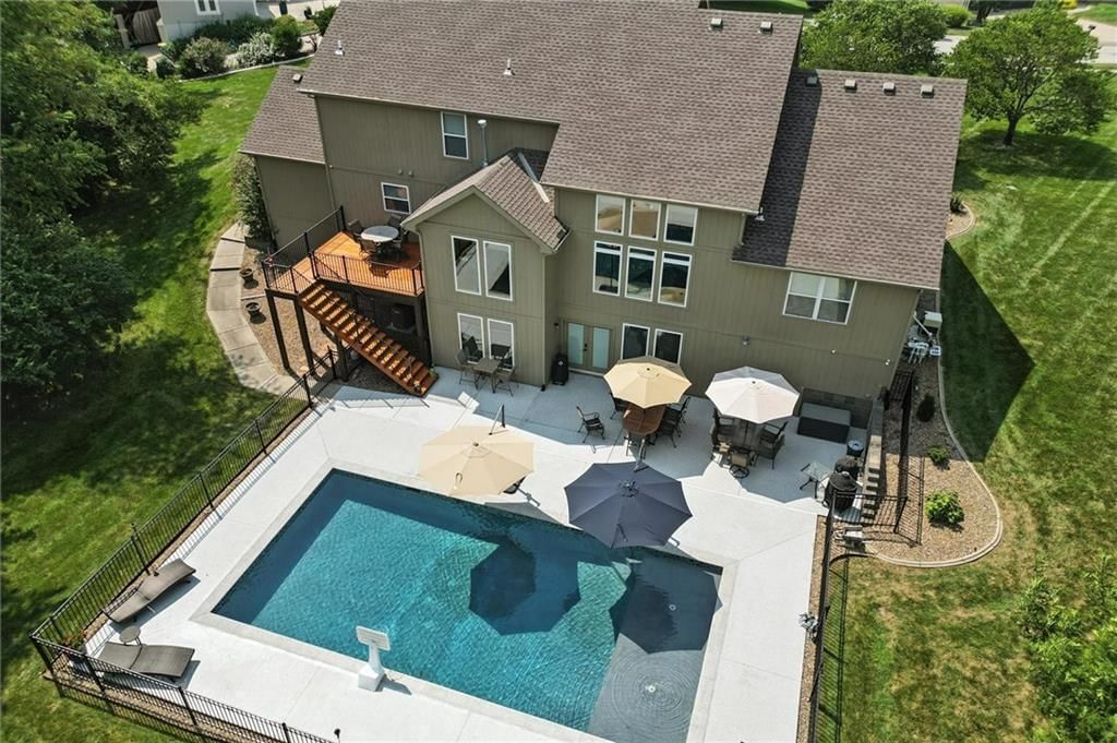 1789 Red Oak Court — photo 2