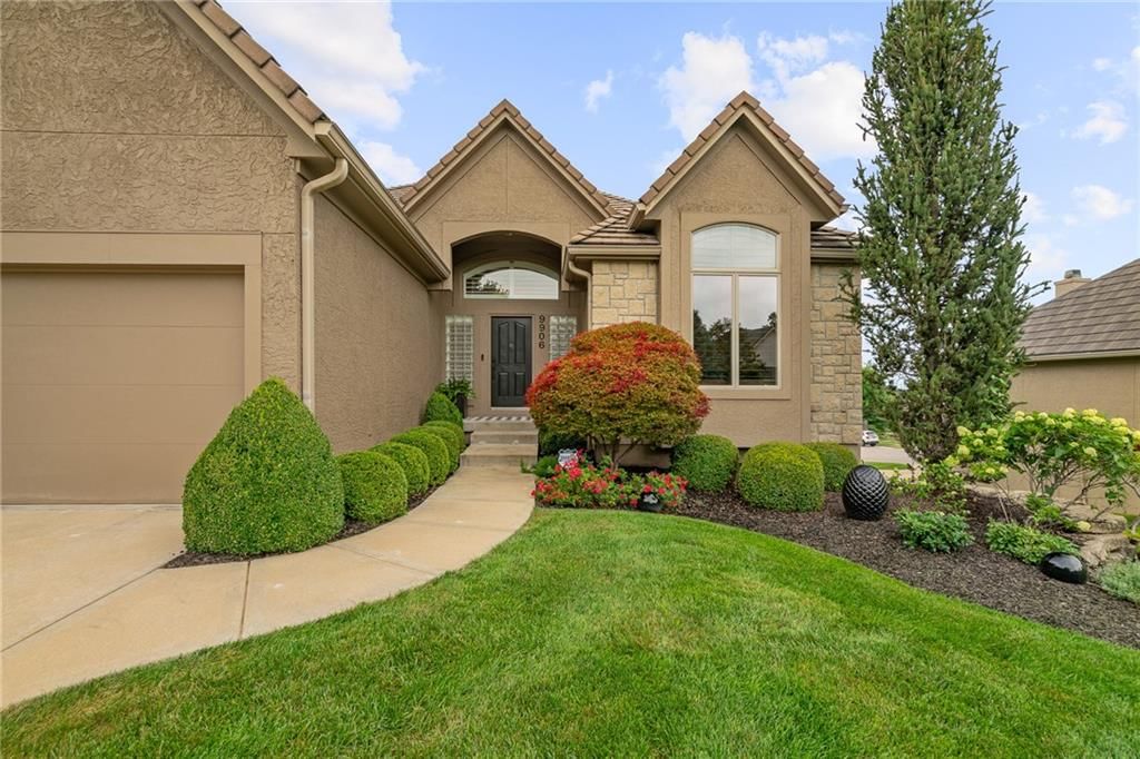 9906 Fountain Circle — photo 4