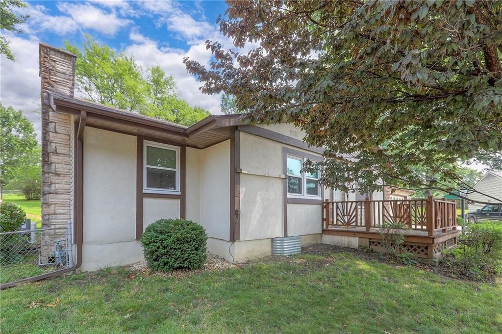 504 Larry Circle — photo 2